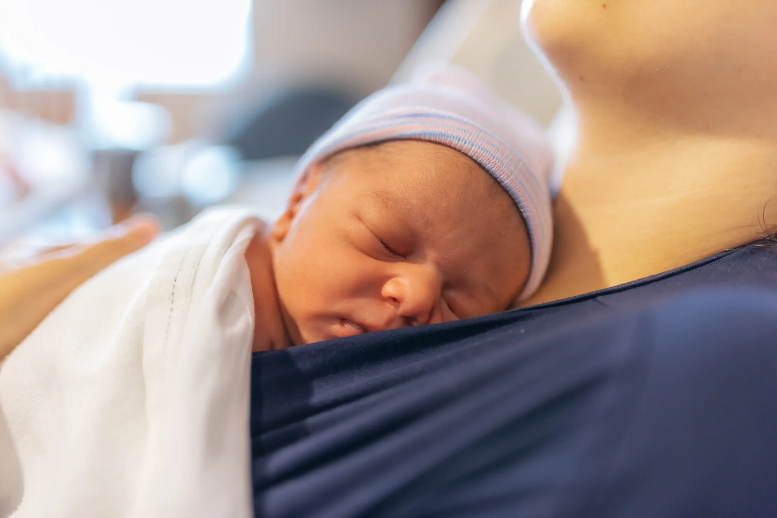 peau à peau bébé