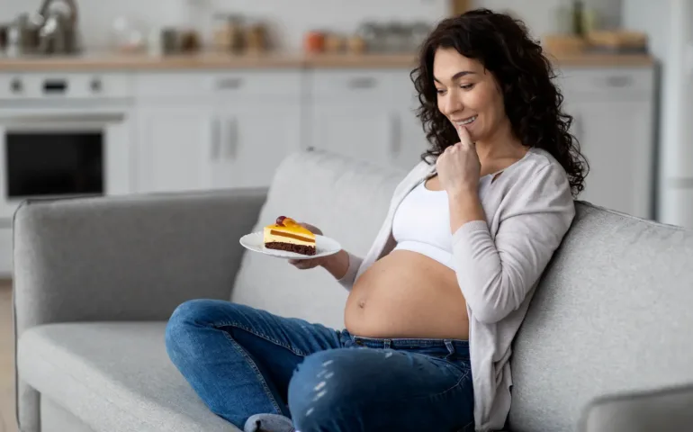 Envies pendant la grossesse : pourquoi et quand arrivent-elles ? may app santé