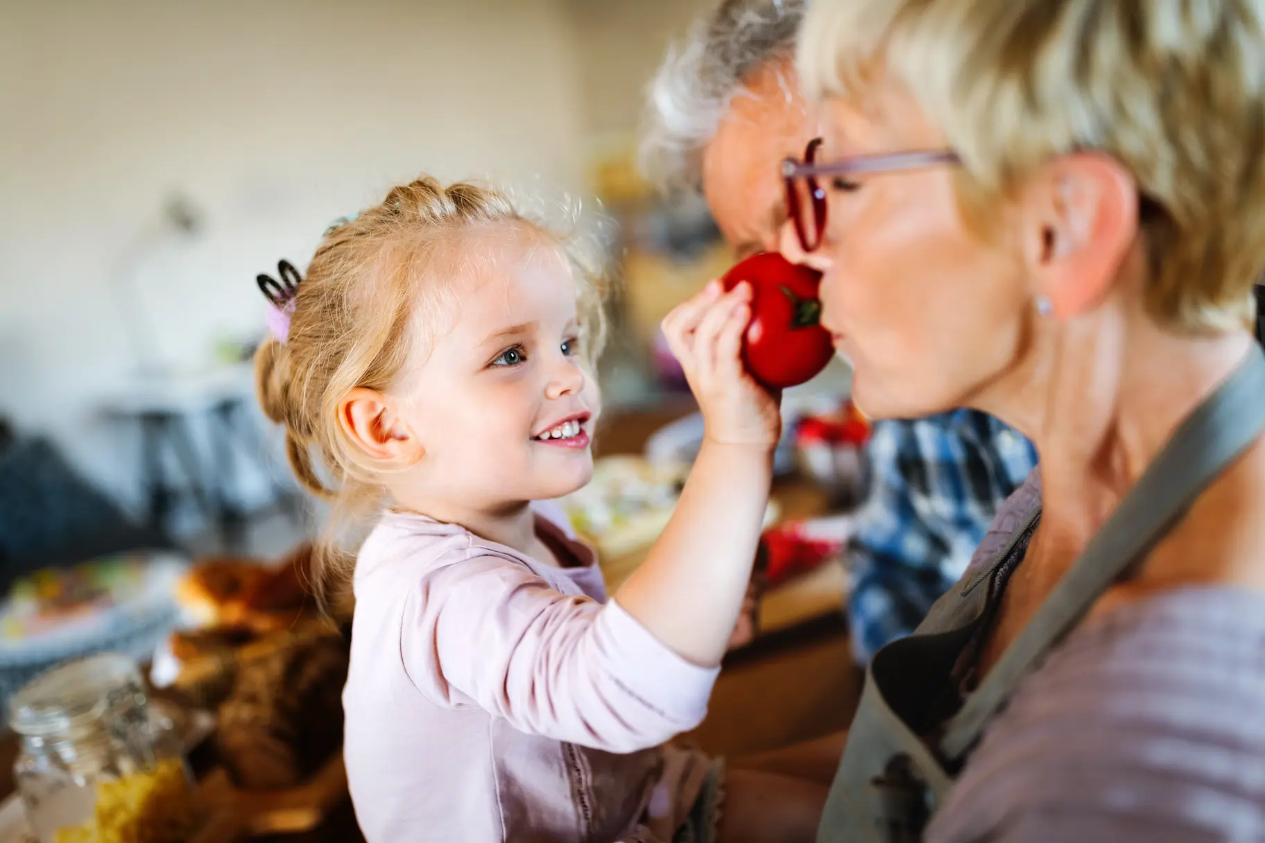 Fête des grands-mères 2025 : date, signification et tradition may app santé