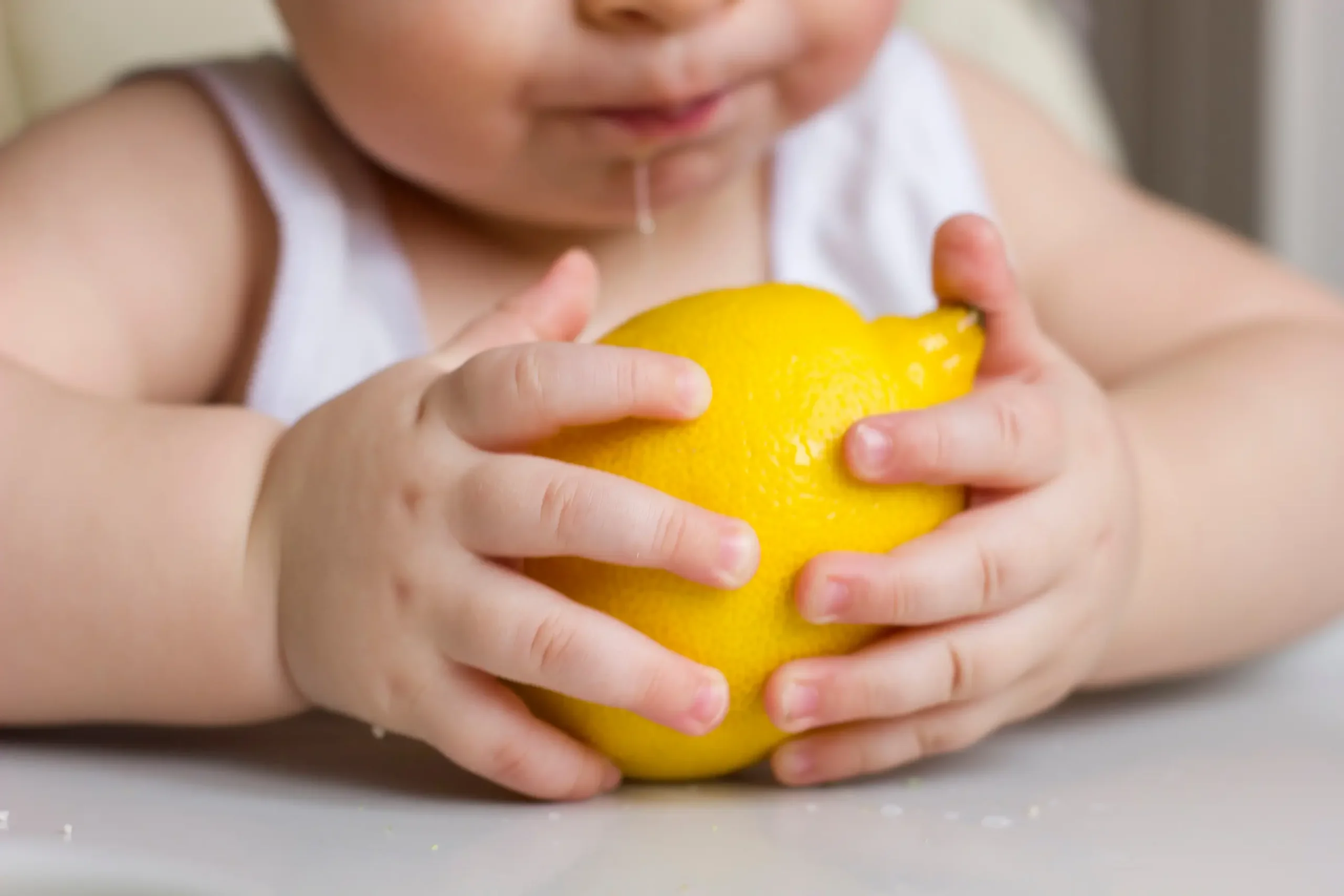 Peut-on donner du jus de fruit à un bébé ? may app santé