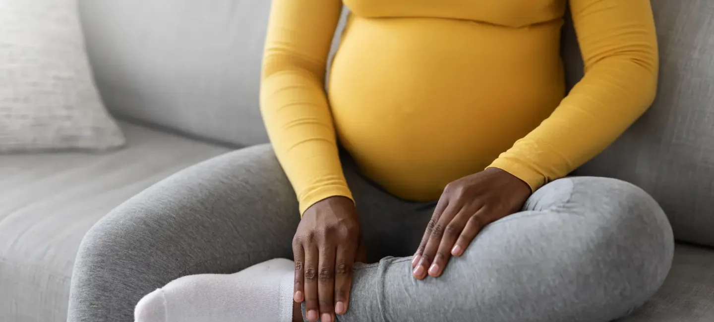 Pieds gonflés pendant la grossesse : que faire ? may app santé
