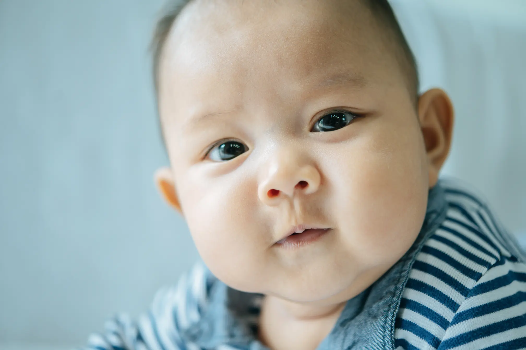 Bébé mois par mois : guide complet de développement may app santé