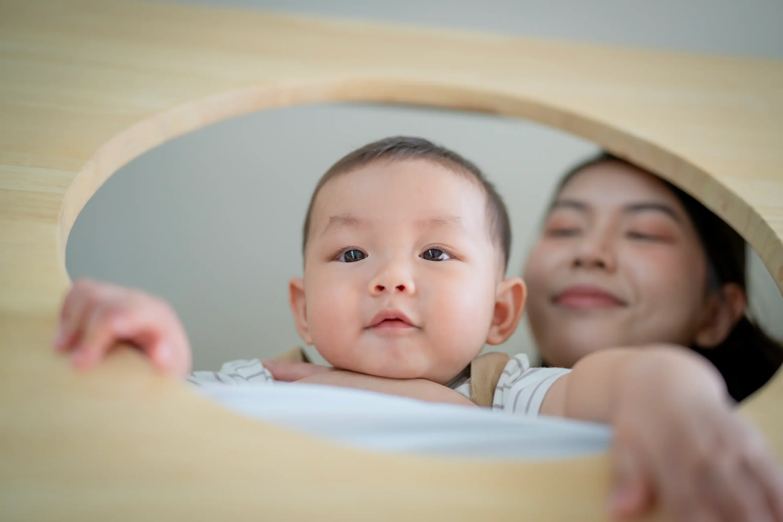 À quel âge un bébé reconnaît son prénom ? may app santé