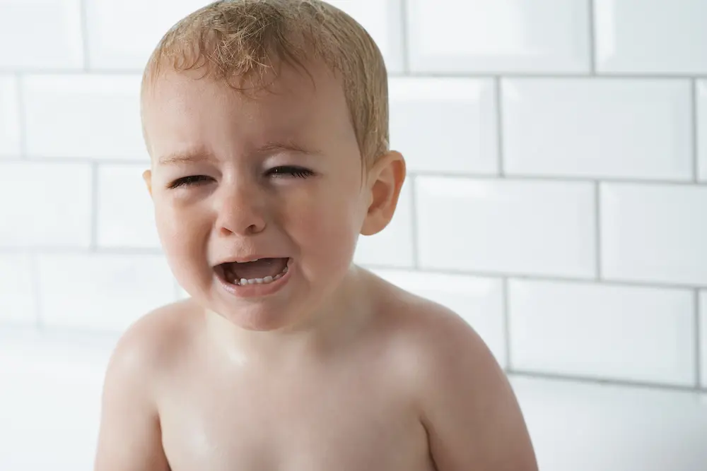 Pleurs de décharge 2 ans : comprendre et apaiser May App Santé
