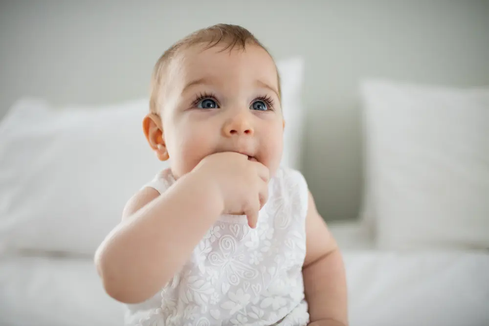 Sucer le pouce : quelles conséquences chez l’enfant ? - May Santé App