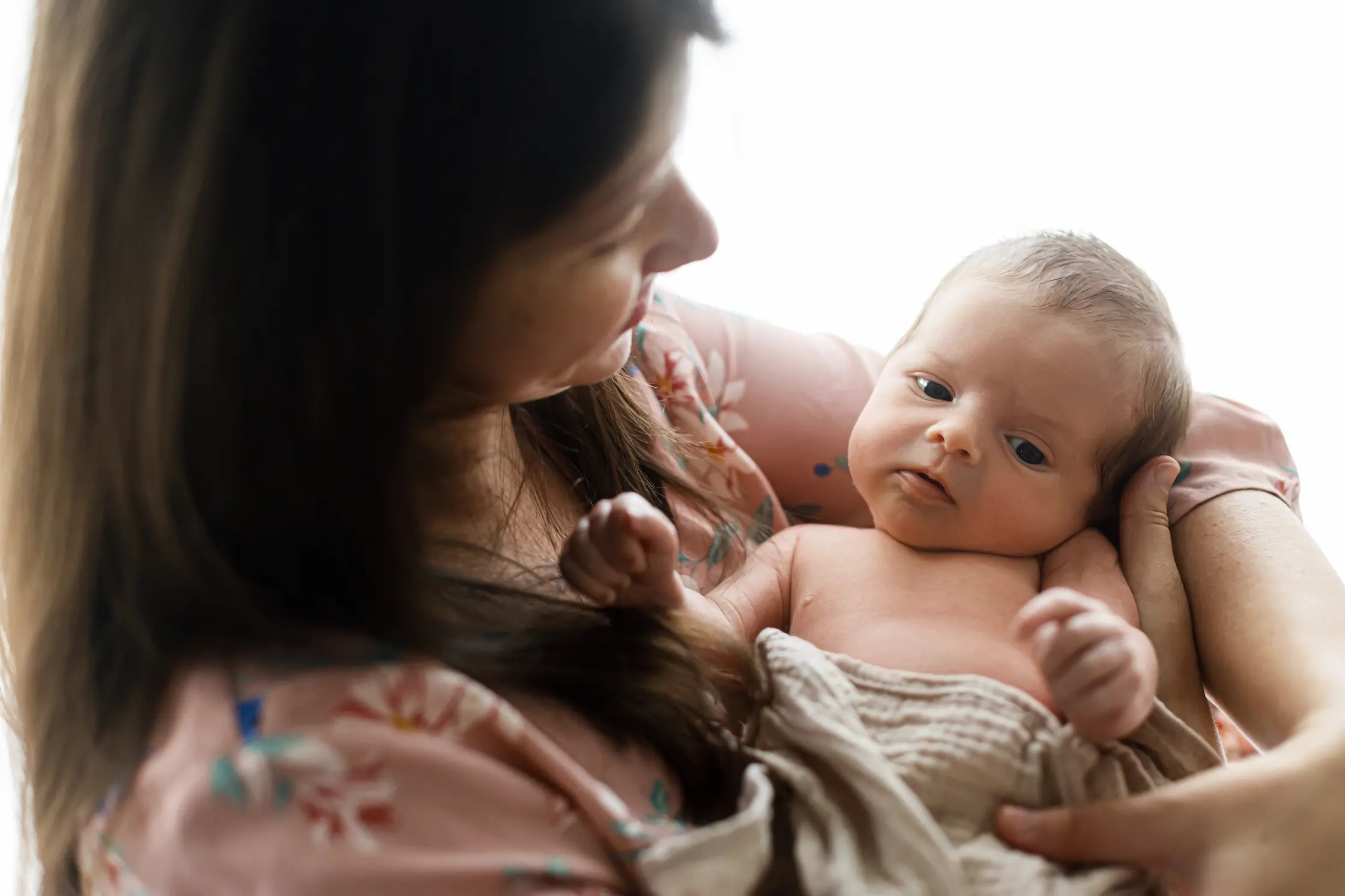 Bébé gigote : comment l’apaiser ? may app santé