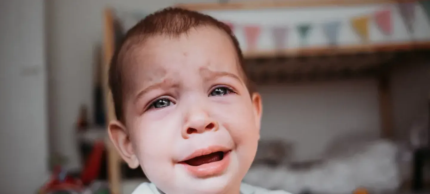 Pleurs de décharge 2 ans : comprendre et apaiser May App Santé