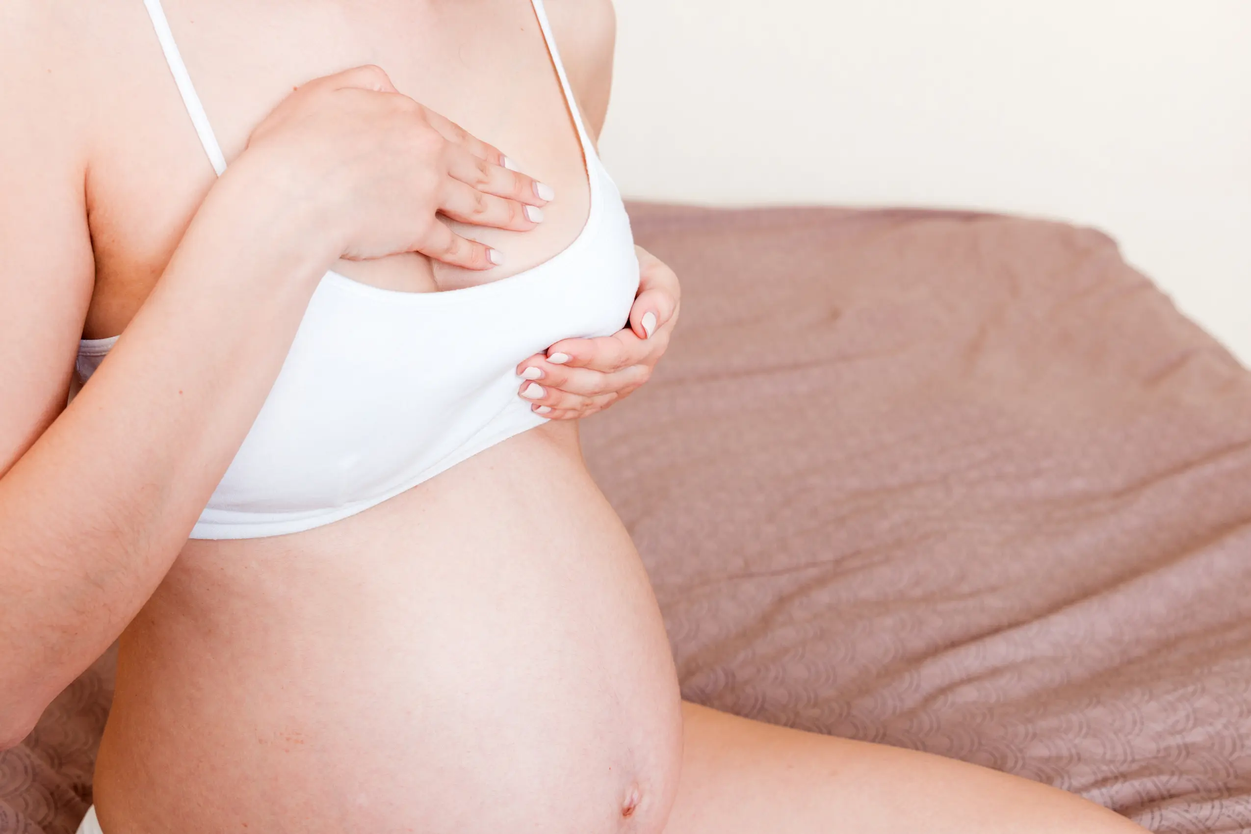 Pourquoi les mamelons changent de couleur pendant la grossesse ? may app santé