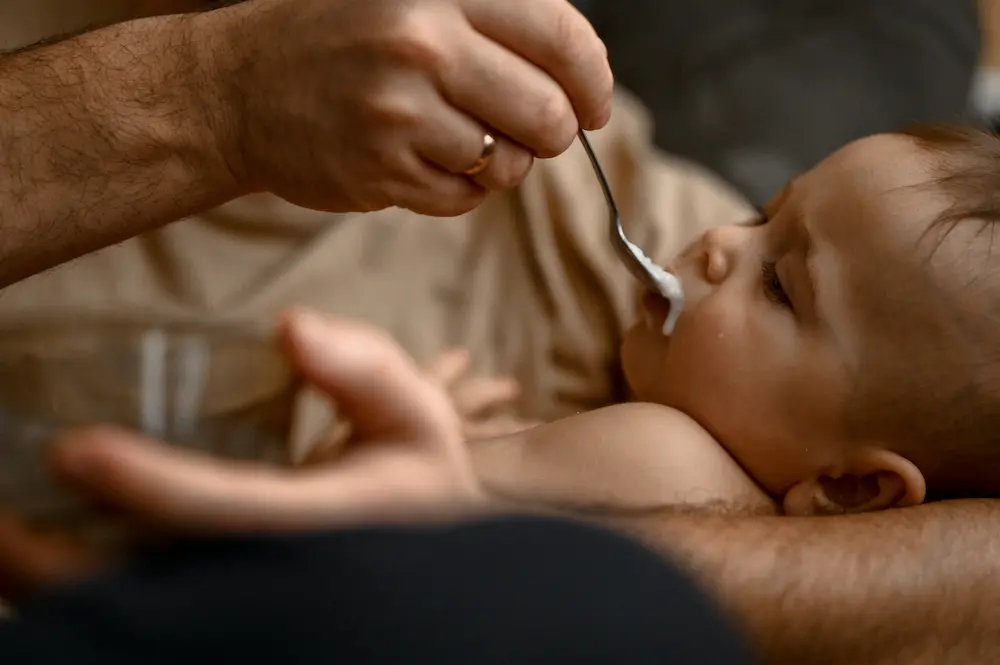 Comment donner un antibiotique à un bébé : le guide pratique - May App Santé
