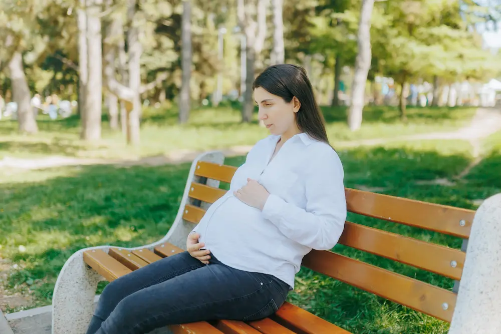 Envie d'uriner fréquente et ventre gonflé pendant la grossesse - May App Santé