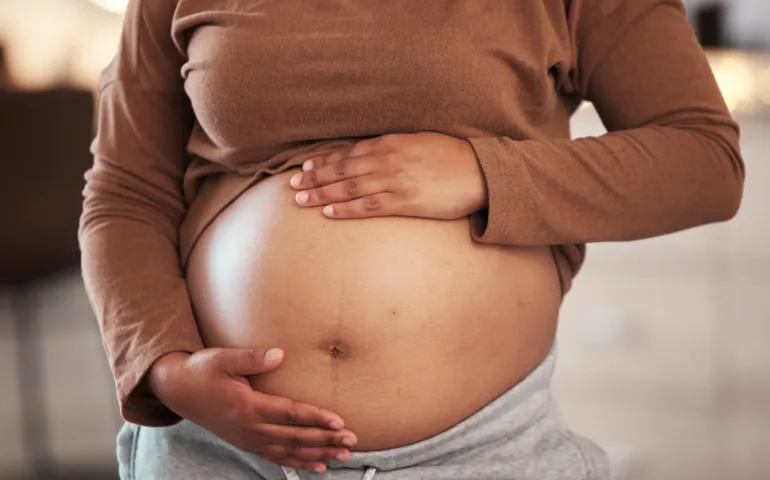 Gros ventre grossesse : un signe qu’on attend des jumeaux ? may app santé