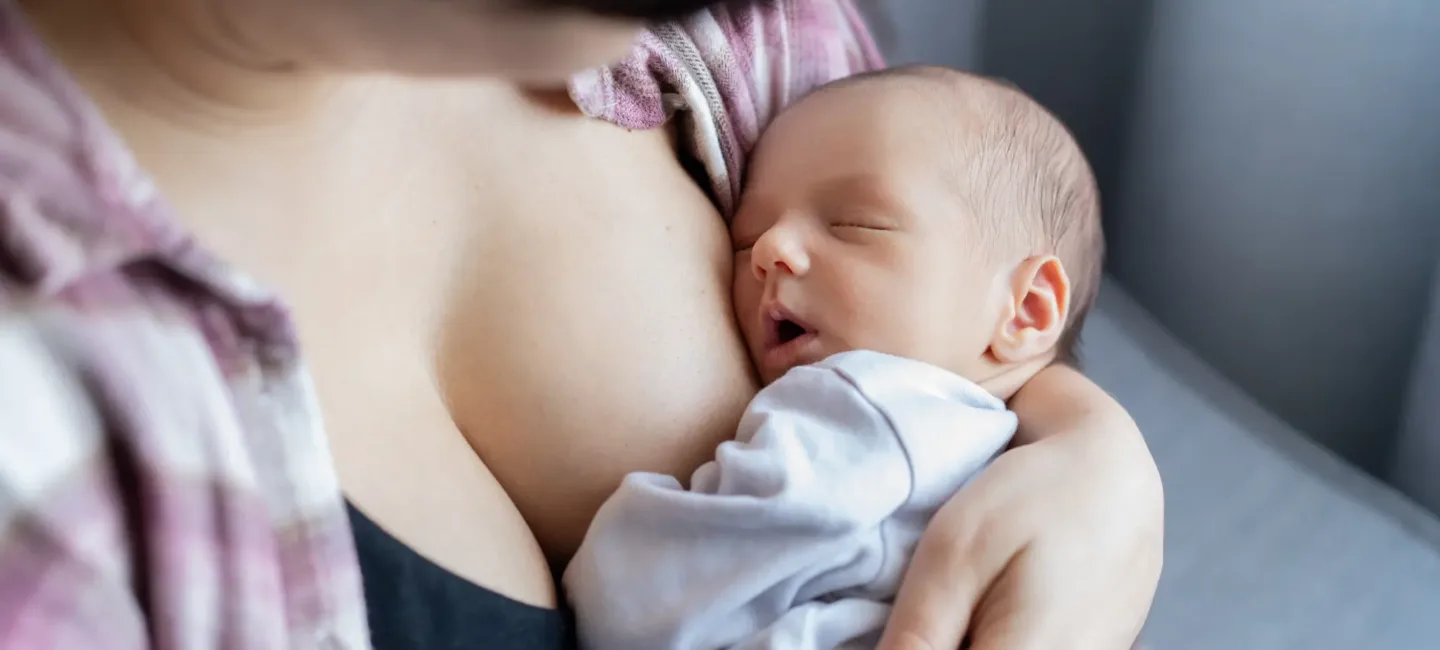 Réflexe de fouissement bébé : de quoi parle-t-on ? may app santé