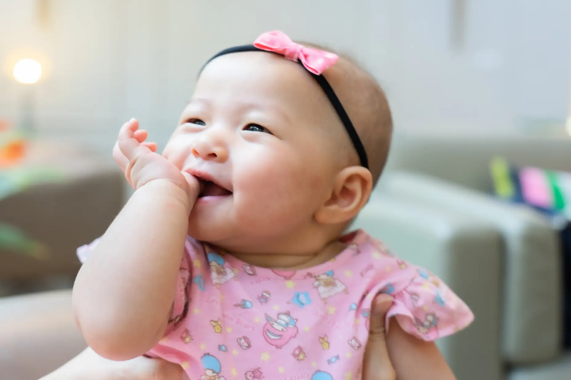 Prénom pour un bébé arc-en-ciel : les 15 plus beaux may app santé