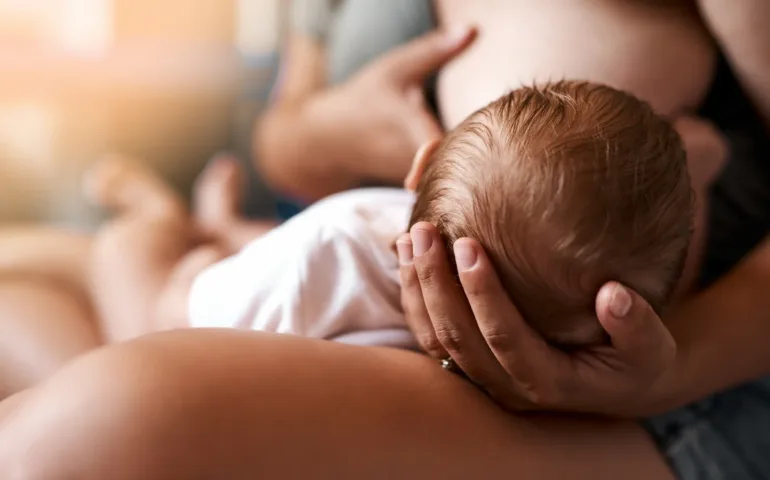 Canal lactifère bloqué : causes et solutions may app santé