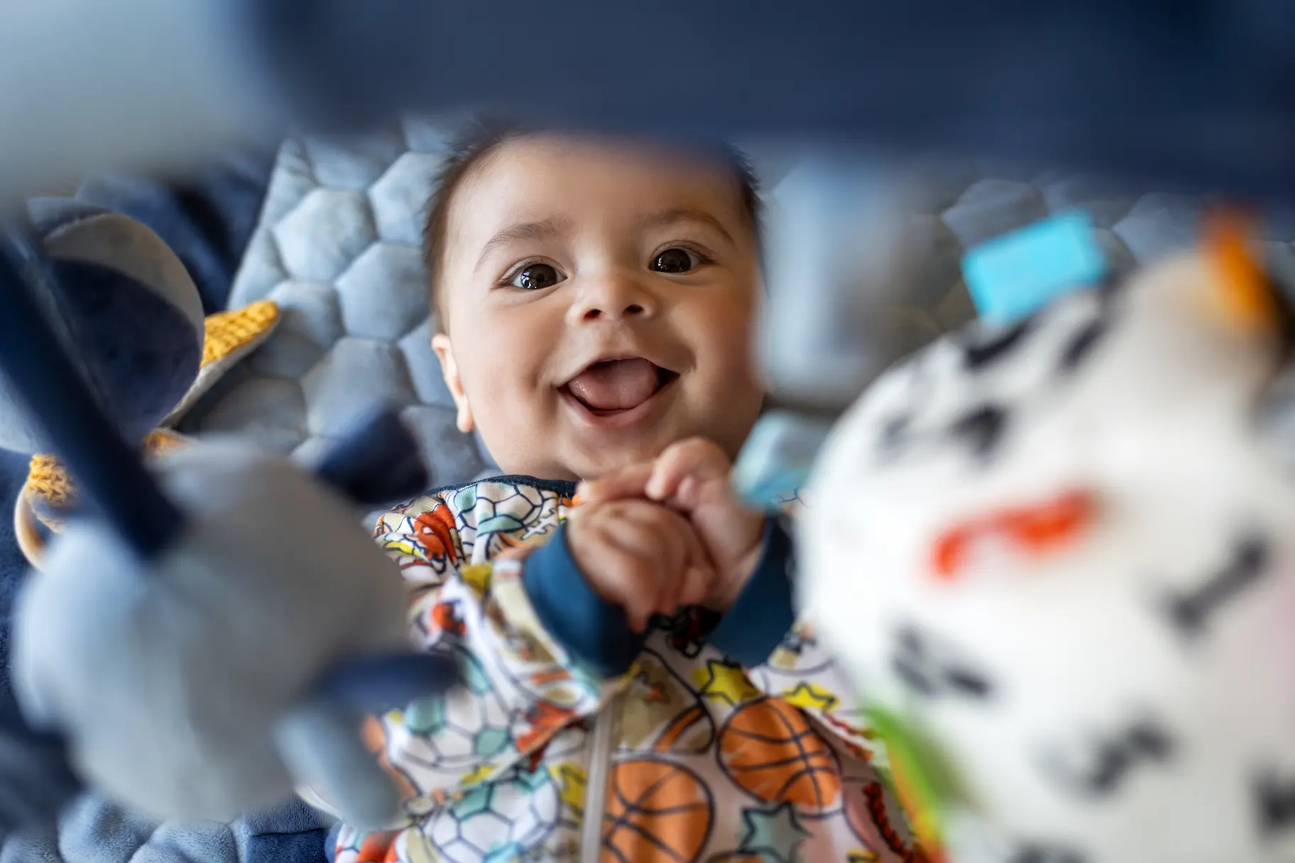 Prénom pour un bébé arc-en-ciel : les 15 plus beaux may app santé