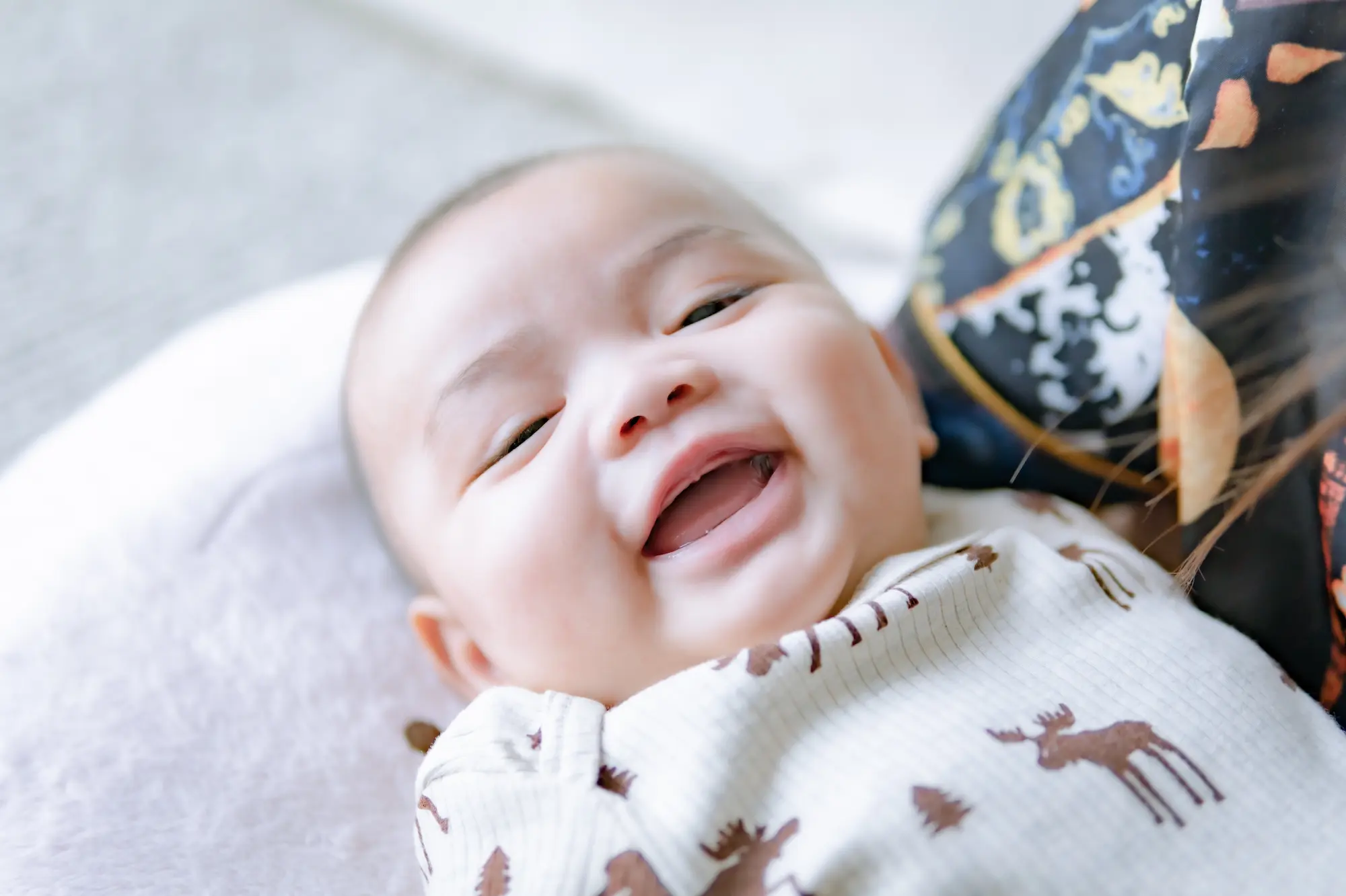 Prénom pour un bébé arc-en-ciel : les 15 plus beaux may app santé