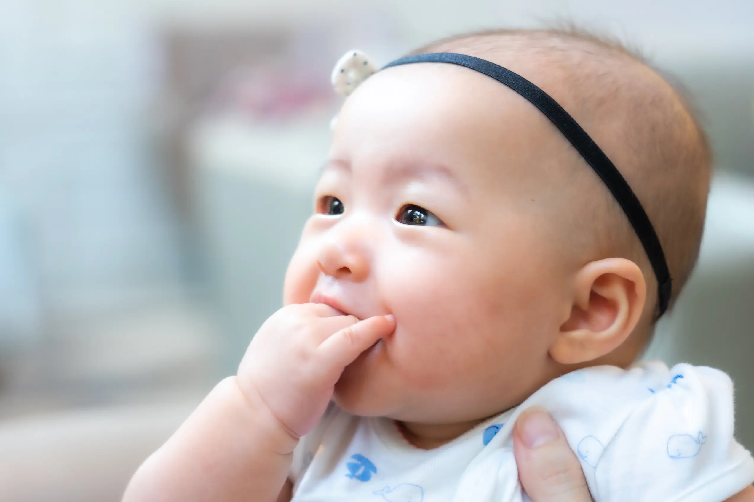 Boutons autour de la bouche chez le bébé : que faire ? may app santé