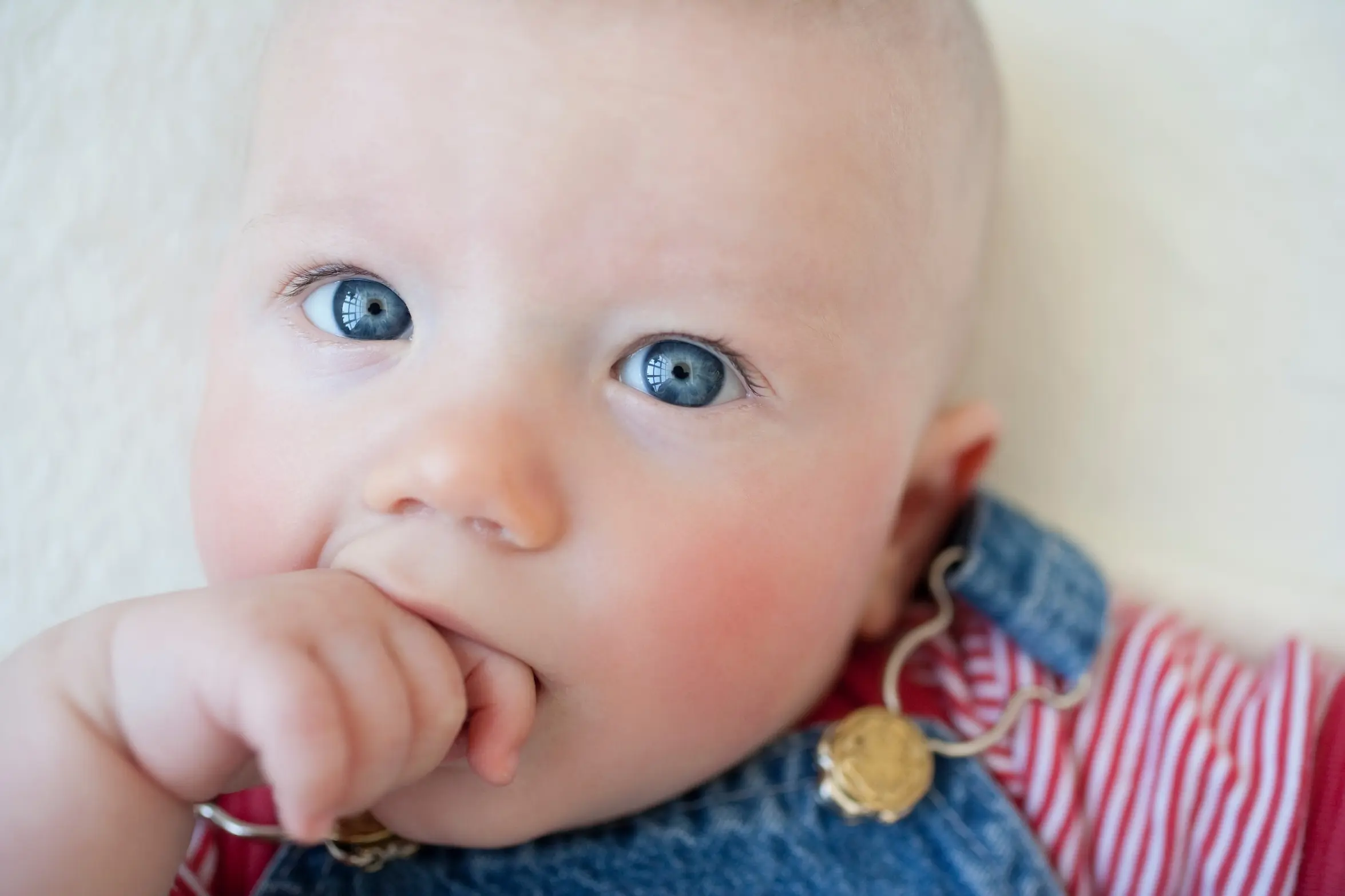 Boutons autour de la bouche chez le bébé : que faire ? may app santé