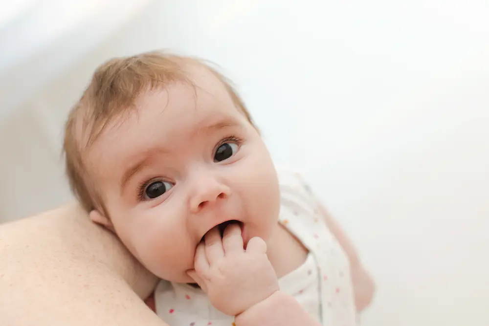 Mon bébé de 1 mois bave beaucoup - May App Santé