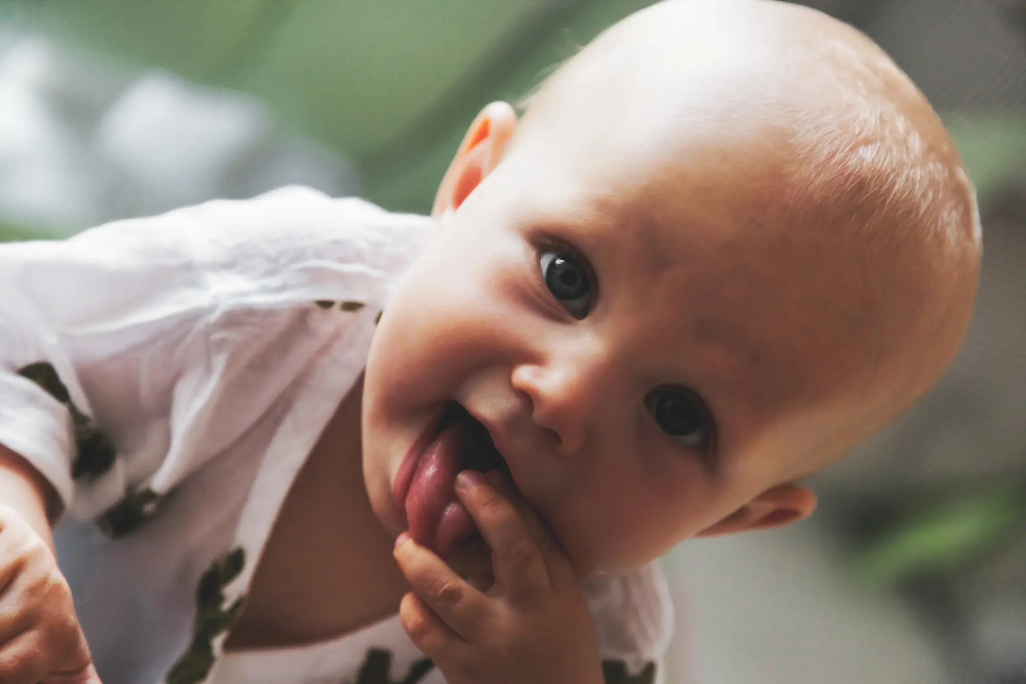 Boutons autour de la bouche chez le bébé : que faire ? may app santé