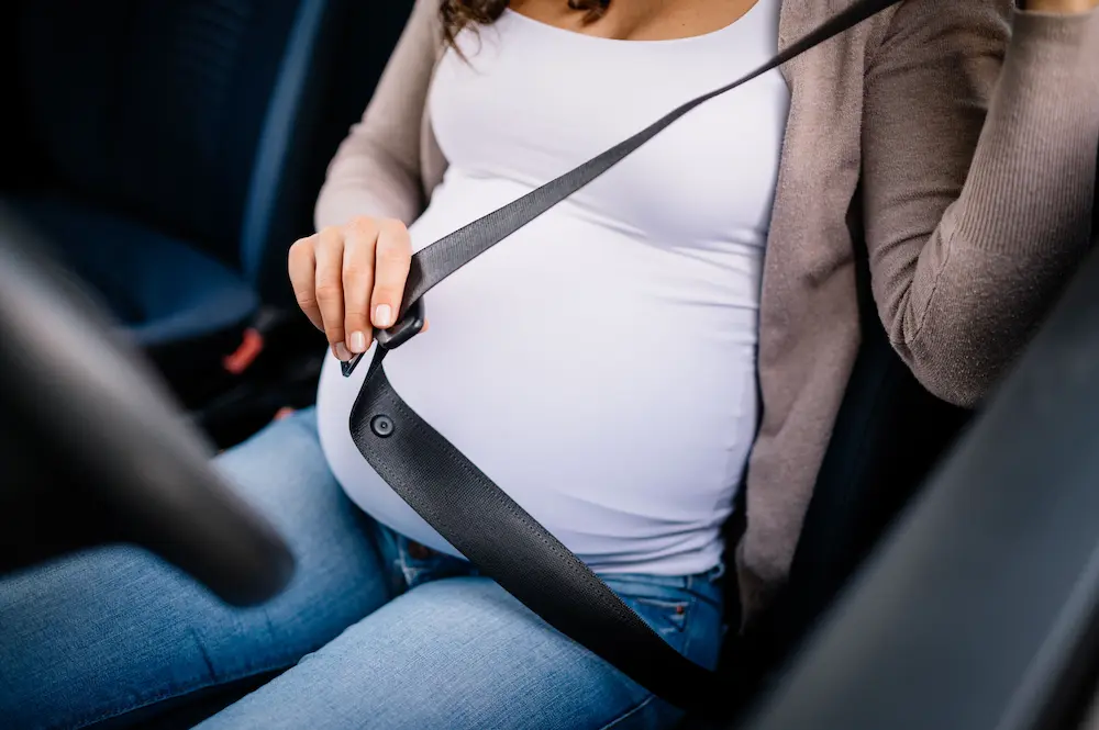 Faire de la route enceinte : conseils et précautions essentielles - May App Santé