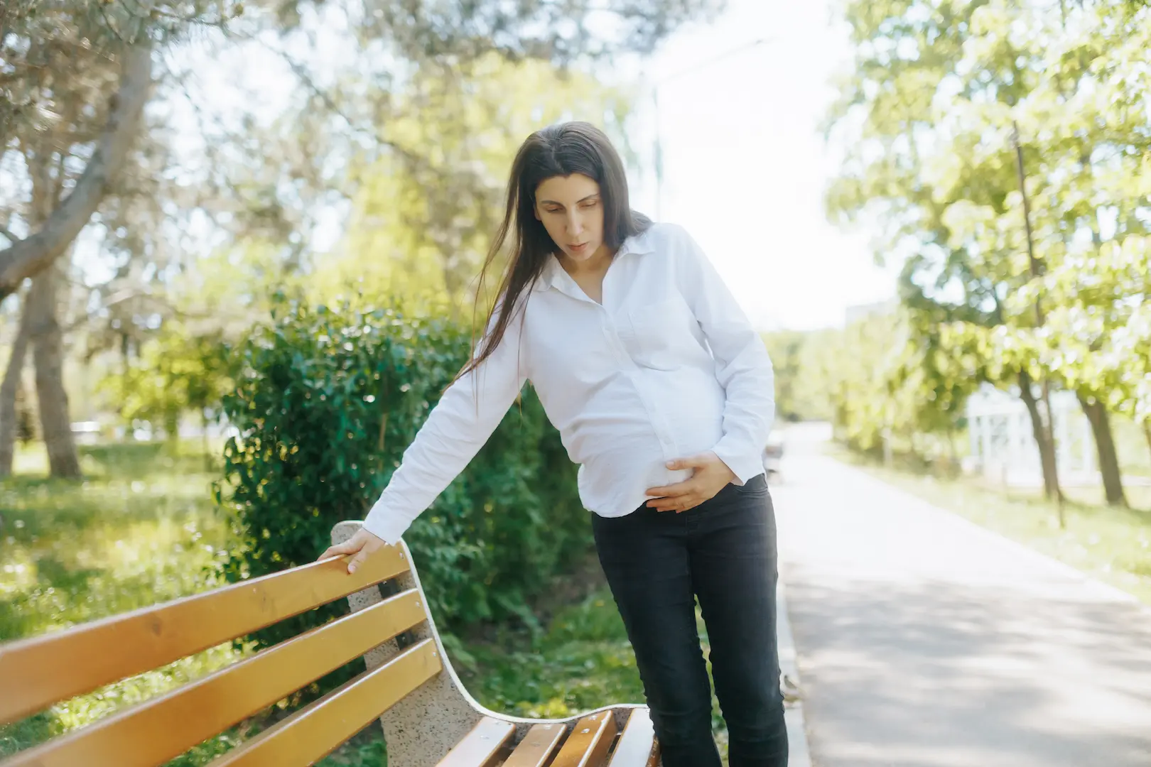 Chute de tension enceinte : causes, symptômes et solutions may app santé