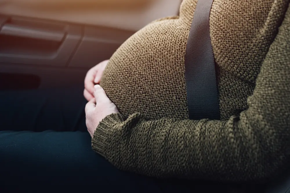 Faire de la route enceinte : conseils et précautions essentielles - May App Santé