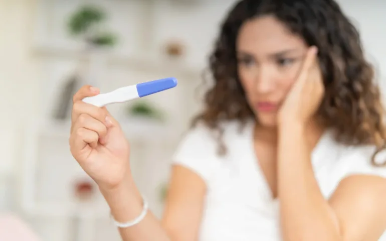 Test d’ovulation : comment interpréter une barre claire ? may app santé
