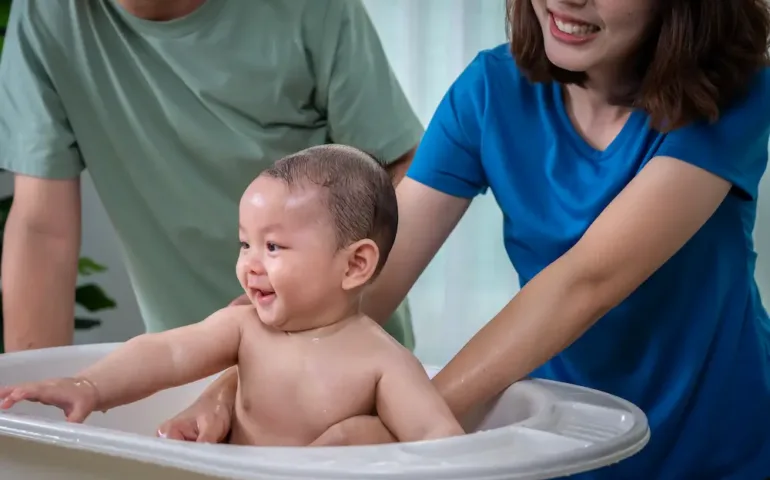 Température bain bébé à 38 : une température adaptée? - May App Santé