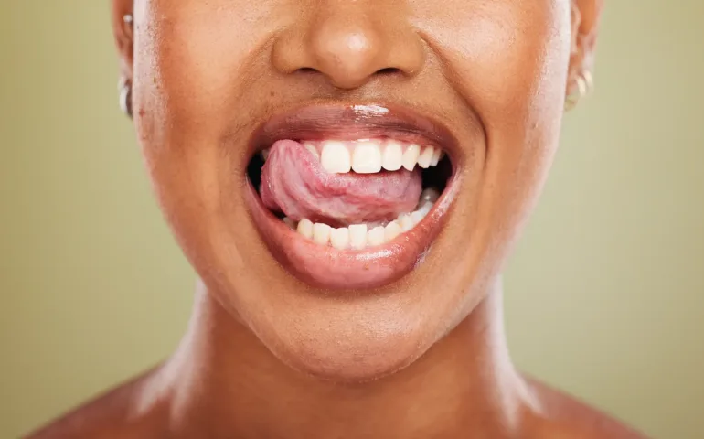 Aphte pendant la grossesse : causes, symptômes et solutions may app santé