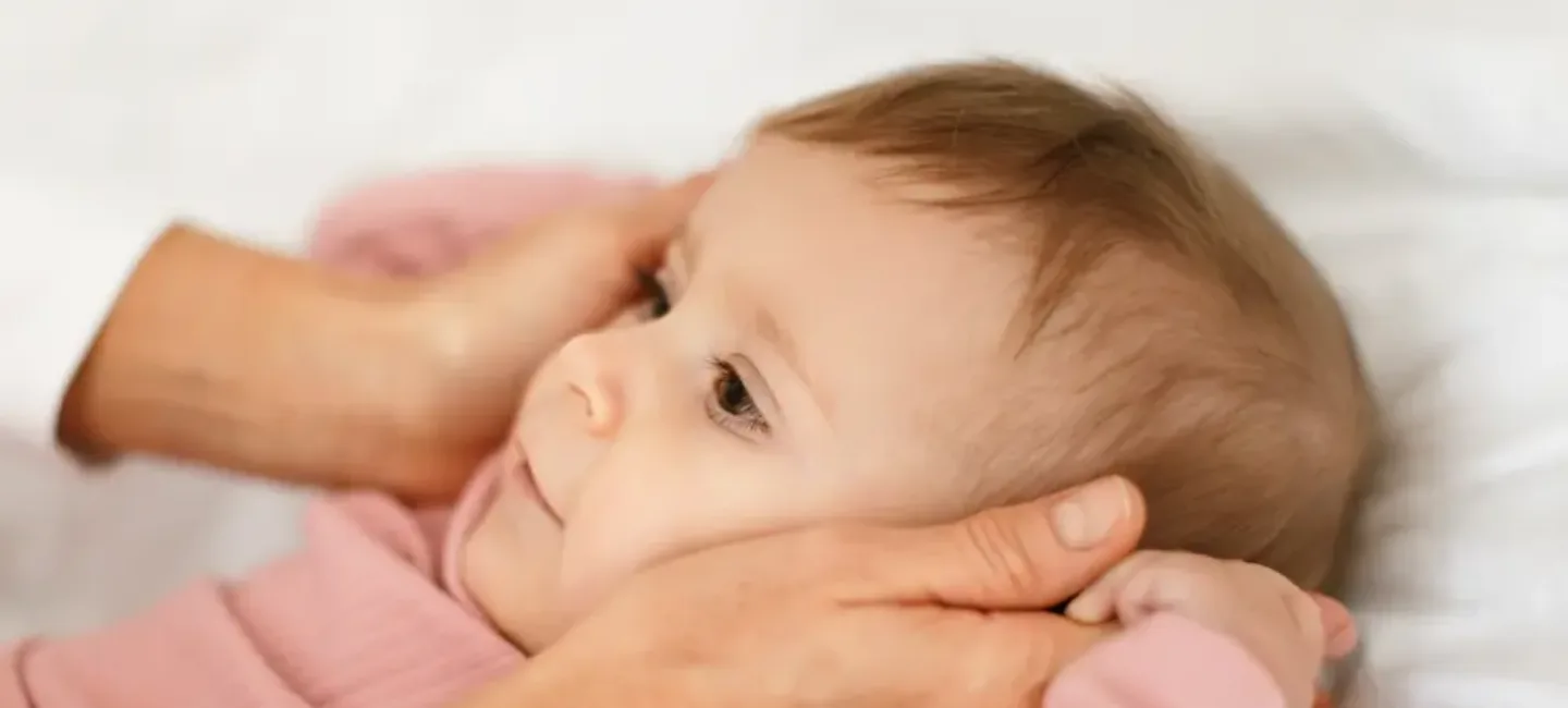 Ganglion cou bébé : comprendre les causes possibles - May App Santé