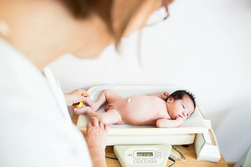 Tout savoir sur le poids du b&eacute;b&eacute; &agrave; la naissance - May App Sant&eacute;