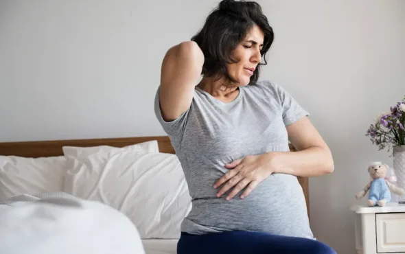Douleur aisselle grossesse : causes, symptômes et solutions - May App Santé
