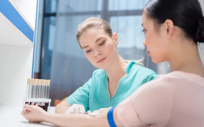 Prise de sang négative mais pas de règle : comprendre les causes - May App Santé