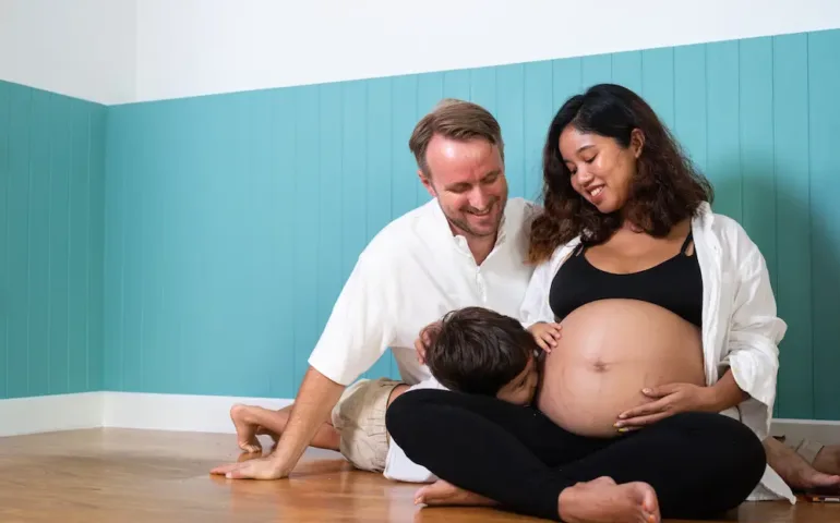 Grossesse : bruit de claquement dans le ventre, faut-il s’inquiéter ? - May App Santé