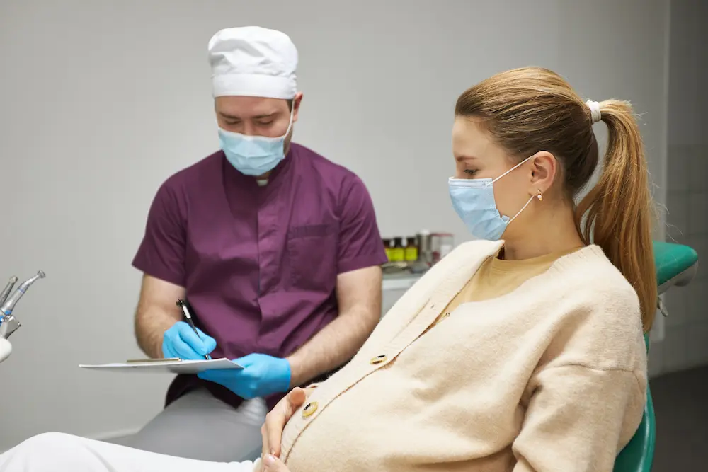 Mal de dent femme enceinte : que penser du clou de girofle ? - May App Santé