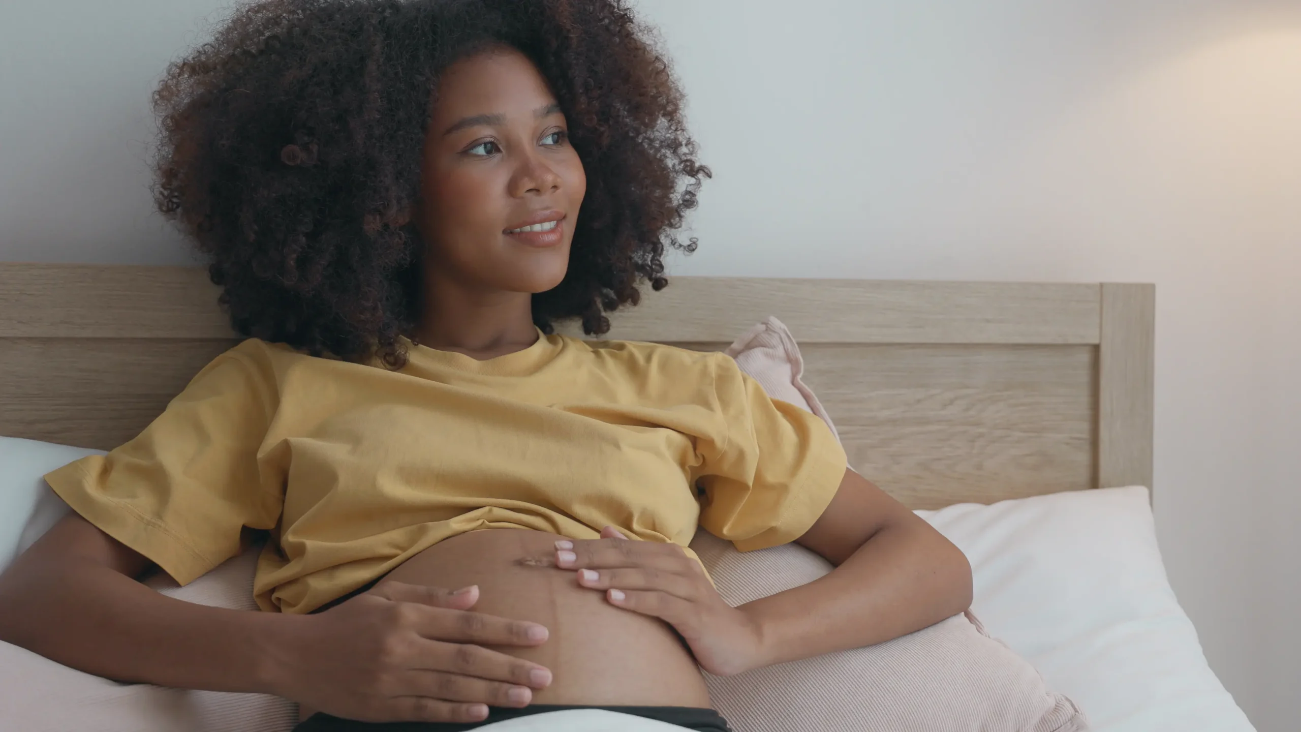 Accouchement apr&egrave;s terme et cong&eacute; maternit&eacute; : ce qui change pour vos droits - May app sant&eacute;